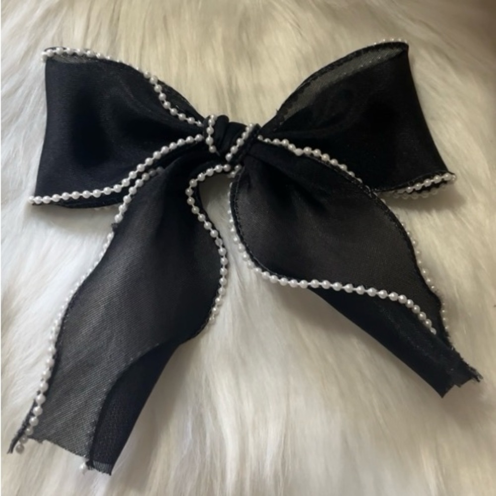 Women’s cute bow hair clip
